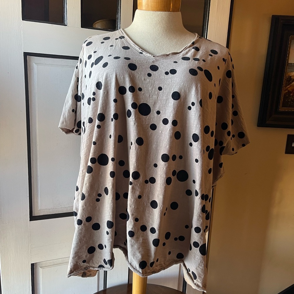 Tan and Black Boxy Relaxed Short Sleeve Tee